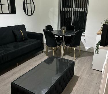 Northenden Apartment | Airport Stopsss