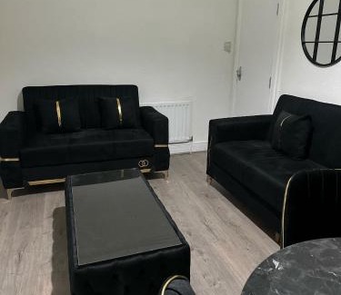 Northenden Apartment | Airport Stopsss