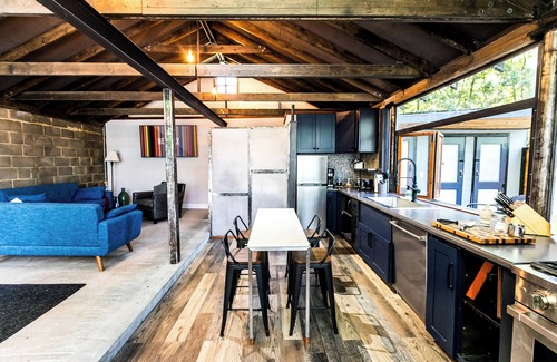 Southwestern House | Airstream Compound Oasis in Metro Atlanta