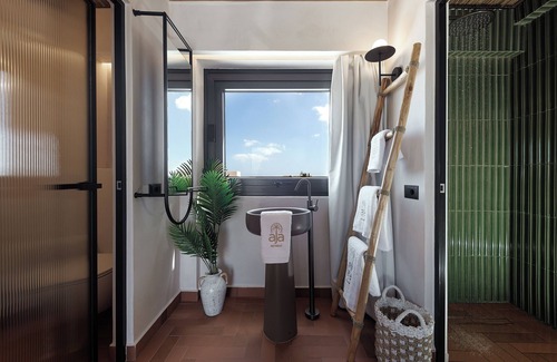 Kamari Bed & Breakfast | Aja Retreat Luxury Suites