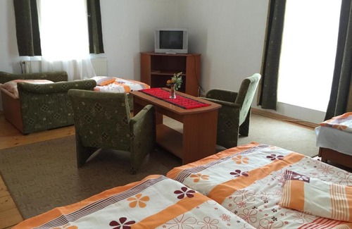 Karcag House | Akácliget Gyógy-és Strandfürdő