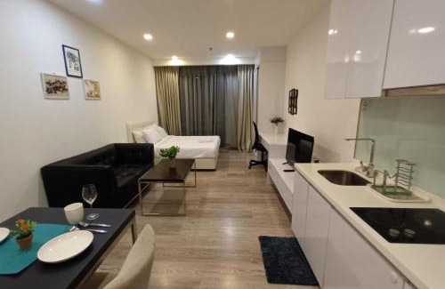 Golden Triangle Apartment | AK Residence