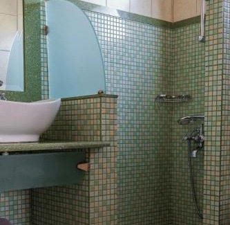 Perama Hotel | Akrolimnion Hotel