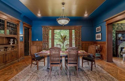 Highland Square House | Akrons Werner House Historic 4 Bedroom Luxury