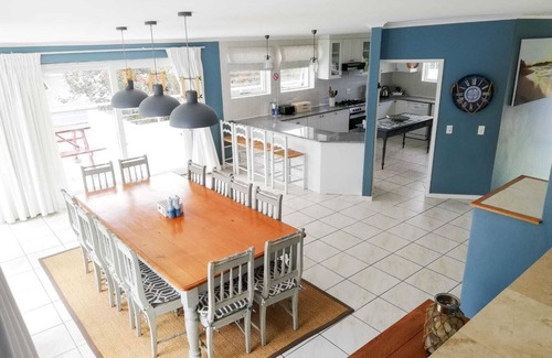 Voelklip House | Akwa House Hermanus - your home away from home!