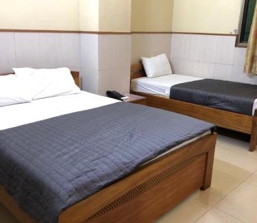 Saddar Town Hotel | AL-AMARAT HOTEL Saddar