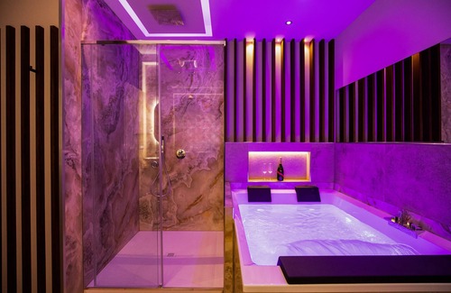 Universita House | AlbaDea Déco&Jacuzzi