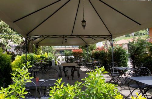 Varese Ligure Hotel | Albergo Amici