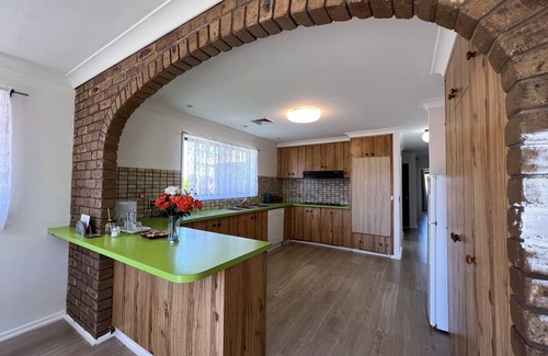 Albury Hotel | Albury Garden Court Motel