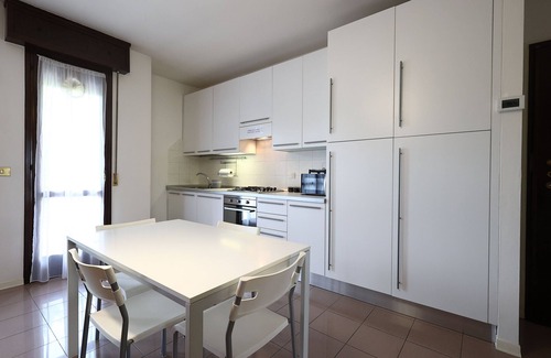 Formigine Apartment | Alby's apartment, in the Motor Valley with private parking