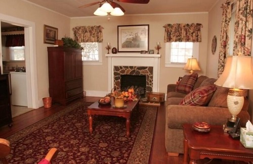 Cana Cabin | Alderman-Worrell Cabin, Enjoy Charming Newly Restored Cabin