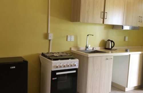 Apia Hotel | Alec's Hotel