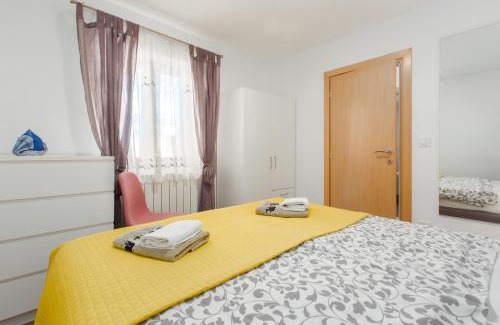 City Center Apartment | Alex Deluxe Apartments on Beach