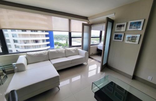 Mid Beach Apartment | Alexander14192