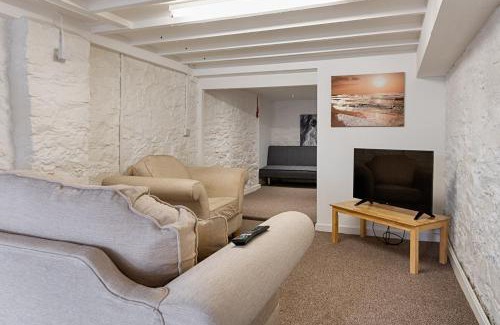Gorseinon Apartment | Alexandra Cottage