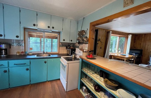 Algonquin Highlands Cottage | Algonquin Waterfront Getaway With SW Sunsets