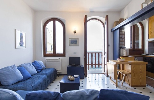 Alghero City Centre Apartment | Alguerhome Casa Blu, sea view
