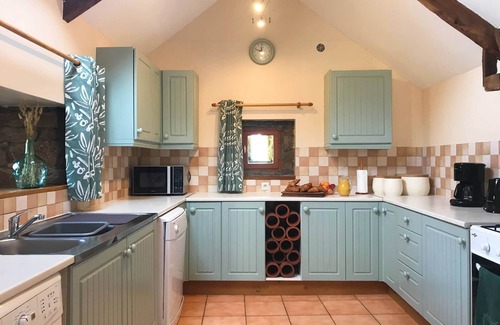 Ploerdut House | Alice cottage – lovely Breton house – log fire, shared pool, private garden