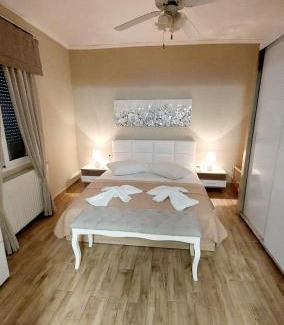 Kavala House | ALICE'S ARt HOUSE