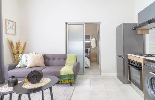 Greater Johannesburg Metropolitan Area Apartment | #AlimamaSpaces Buko's Greenlee Apartment
