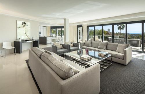 Puerto Banus Villa | All About Villa Breeze