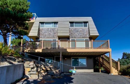 Lincoln City House | All Decked Out