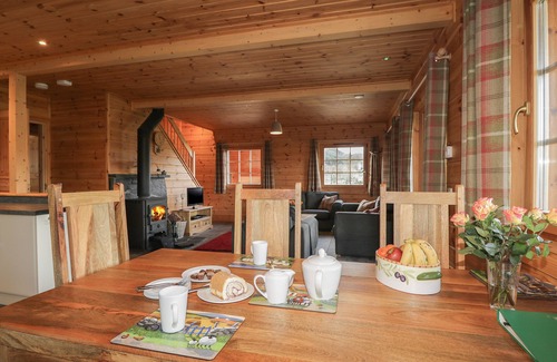 Balnain Cottage | ALLT LODGE, pet friendly, with open fire in Drumnadrochit, Loch Ness