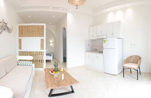 Plaka Hotel | Almiriki Naxos Beachside Living