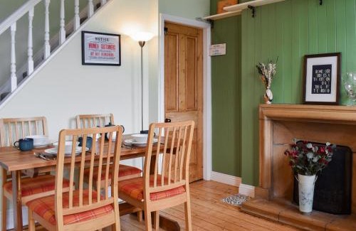 Allithwaite House | Almond Cottage