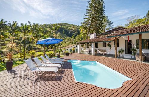 Sao Pedro de Alcantara House | Alpen Ville Farmhouse with Unforgettable Pool