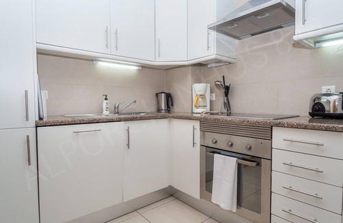 Alporchinhos Apartment | Alporchinhos 840 | professionally cleaned | 1-bedroom apartment | very close to the beach