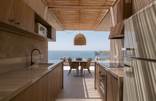 Vizari Villa | Altera Cave-Tyche beach villa, pool (adults only)