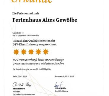 Geierswalde Apartment | Altes Gewölbe mit Sauna und Whirlpool im Außenbereich