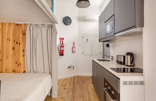 Algueirao - Mem Martins Apartment | ALTIDO Homey 1-bed flat