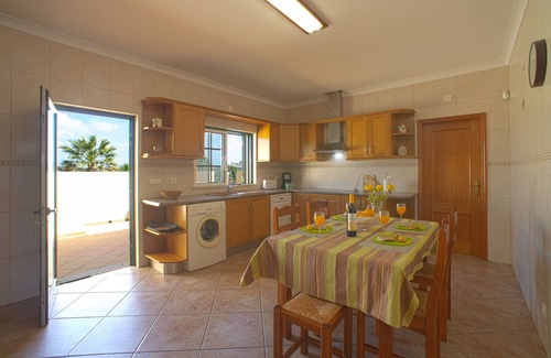 Lagoa e Carvoeiro House | Alto da Rafoia by Interhome