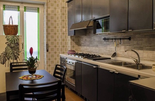 Salerno Apartment | Amazing 5-bedroom apartment with WiFi in Salerno. 50 mt to metro station.