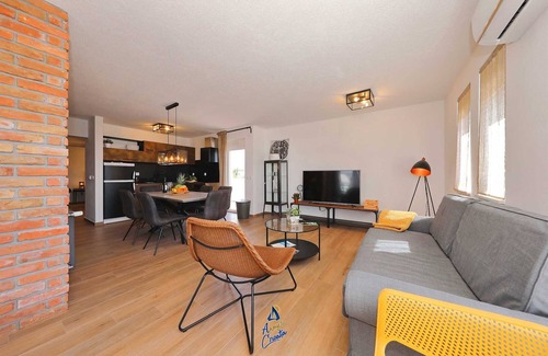 Seline Villa | Amazing 6-BR villa with pool close to the beach