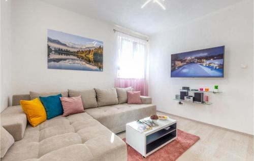 Sinj Apartment | Amazing Apartment In Obrovac Sinjski