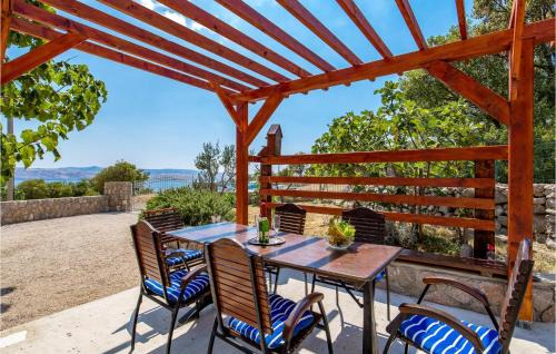 Cesarica Apartment | Amazing Apartment In Cesarica