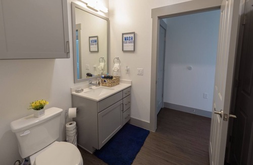 Govalle Apartment | Amazing Apartment★ Perfect for Couples★ Free Wine