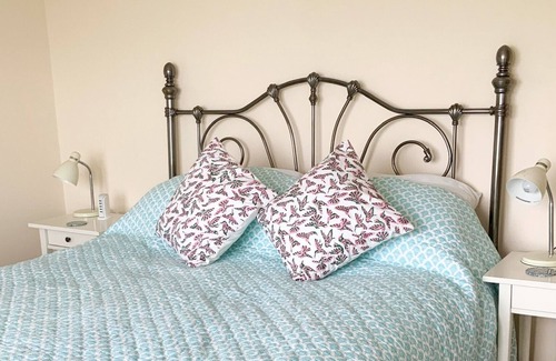 Hill Head House | Amazing beach house with stunning views of the Isle of Wight and Solent from Hill Head hideaway. ...