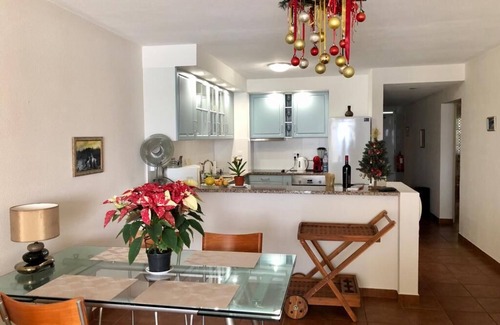 Sao Martinho Apartment | Amazing beach waterfront holiday apartment with ocean view and swimming pool
