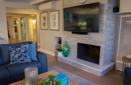 Leucadia House | Amazing Beachfront Home; Oceanfront in Encinitas, CA w/ lots of Outdoor Space