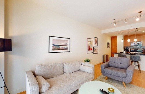 Clarendon Apartment | Amazing Clarendon 1BR w/Pool, W/D & Gym, nr Groceries, by Blueground