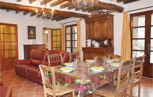 Saint-Martin-de-Castillon House | Amazing Home In St Martin De Castillon