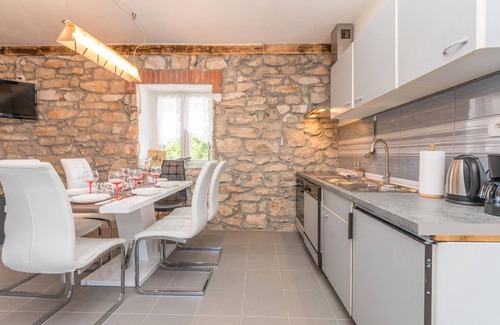 Donje Rastane House | Amazing home in Donje Rastane with WiFi