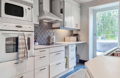 Mellerud O House | Amazing home in Köpmannebro