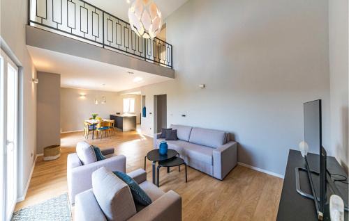 Plano House | Amazing Home In Kastel Stafilic