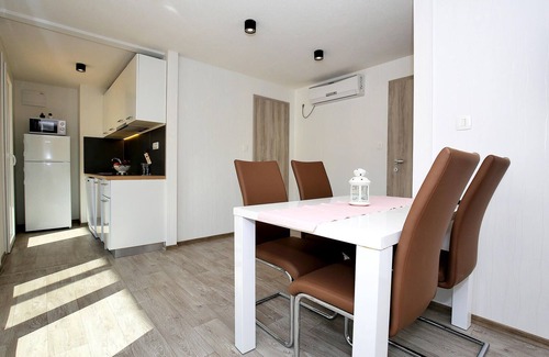 Murter House | Amazing home in Murter with WiFi