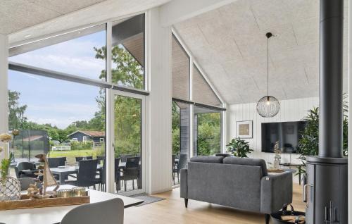 Kramnitse House | Amazing Home In Rødby With Wifi